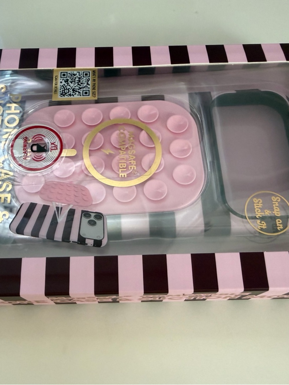 XO PoppyPink MagSafe-Compatible Phone Case & Suction Mount for iPhone 17 Pro Max - Picture 4 of 4
